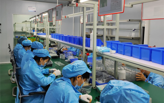 مايكو للسجائر الإلكترونية يرفع معايير الإنتاج من خلال إدخال ورشة عمل خالية من الغبار